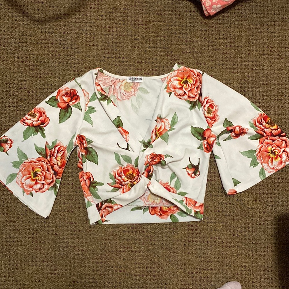 Front tie floral shirt